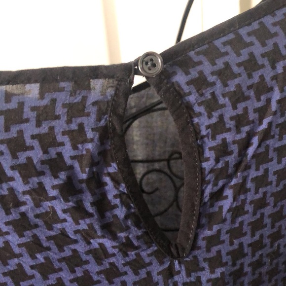 Old Navy High-Low T-Shirt Style Blouse - Picture 9 of 9